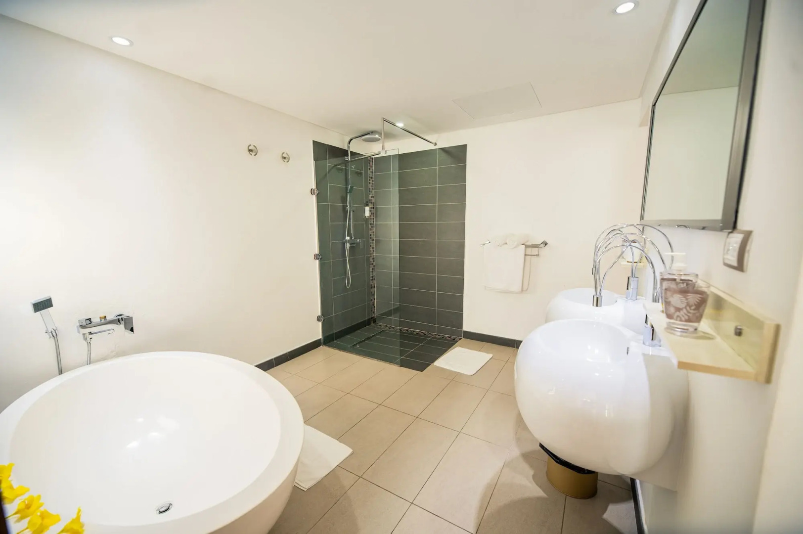 Toparadis Guest House