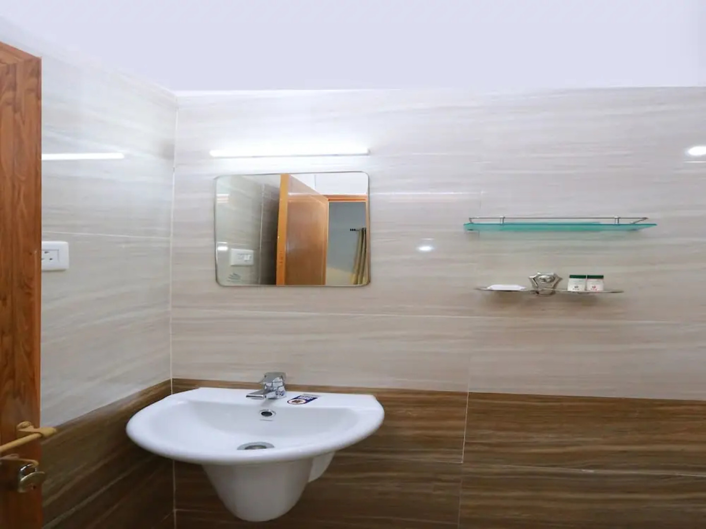 OYO 10220 near Infopark