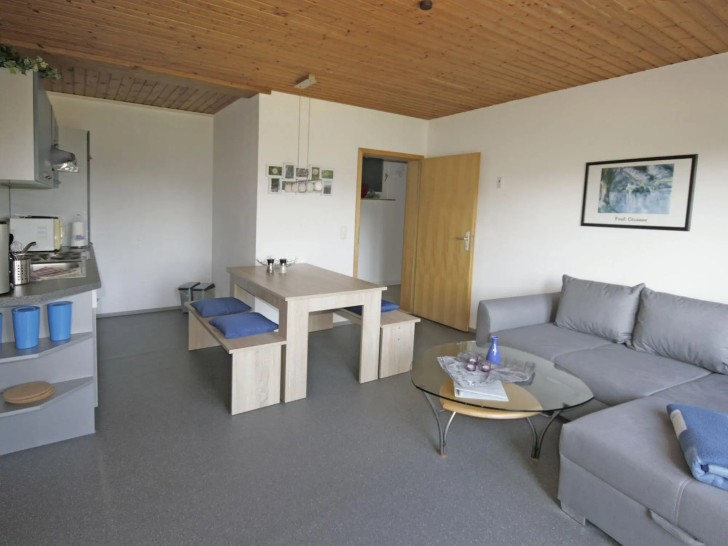 Cosy Apartment With Terrace and Garden Access in a Quiet Wooded Area