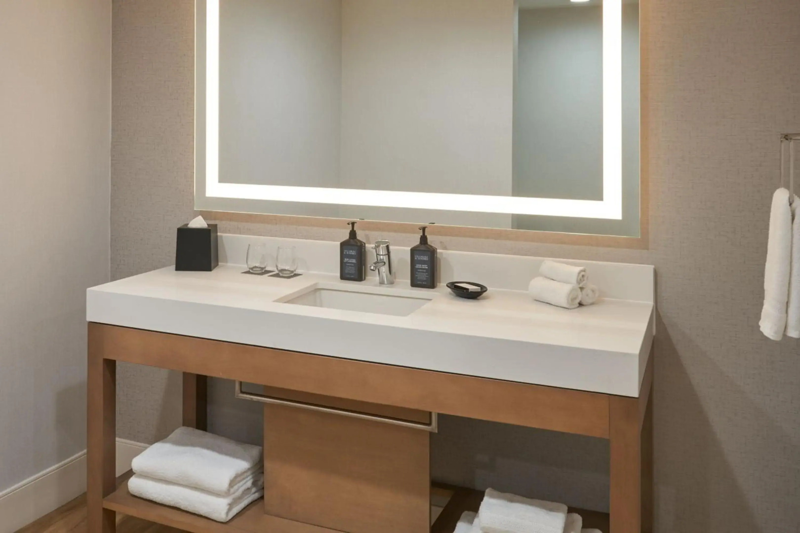 Sheraton Pittsburgh Hotel at Station Square