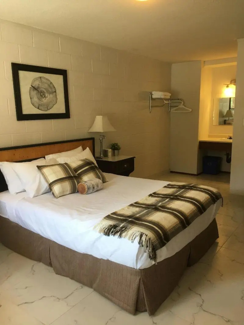 Christina Lake Village