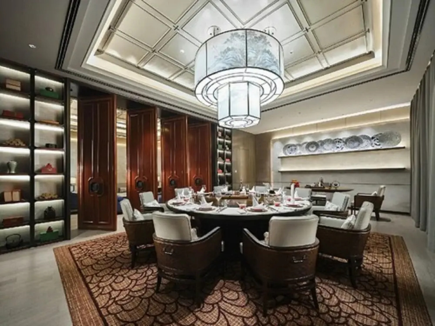 HUALUXE Nanjing Yangtze River by IHG