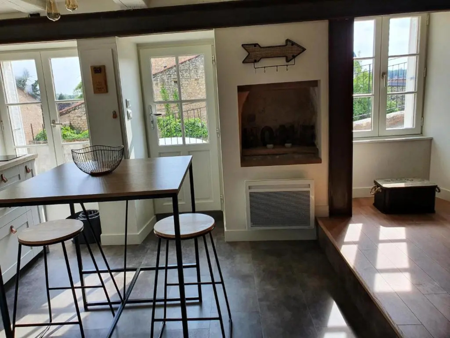 Studio meublé au pied de la cité médiévale