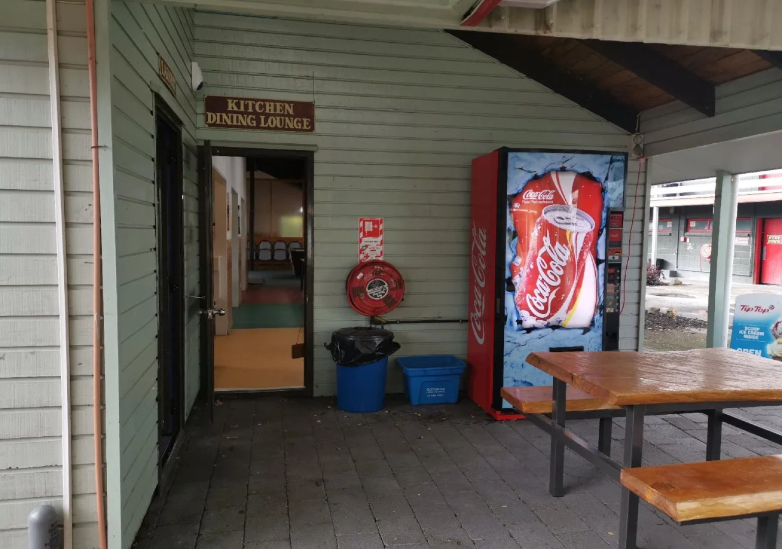 Smoke Lake Hot Springs Lodge and Camp