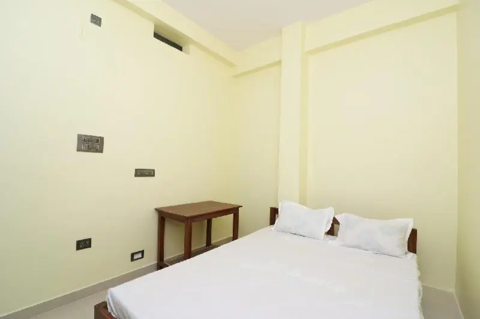 SPOT ON 41904 Hotel R.r Palace