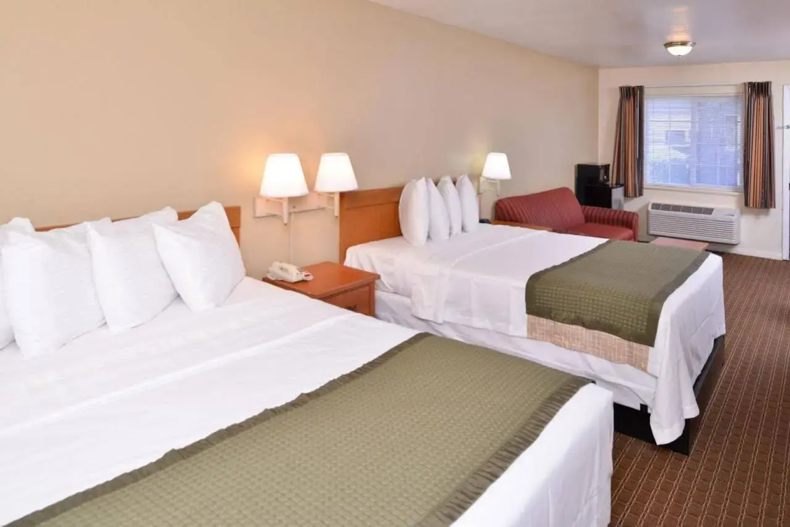 Travelodge by Wyndham Eugene Downtown/University of Oregon