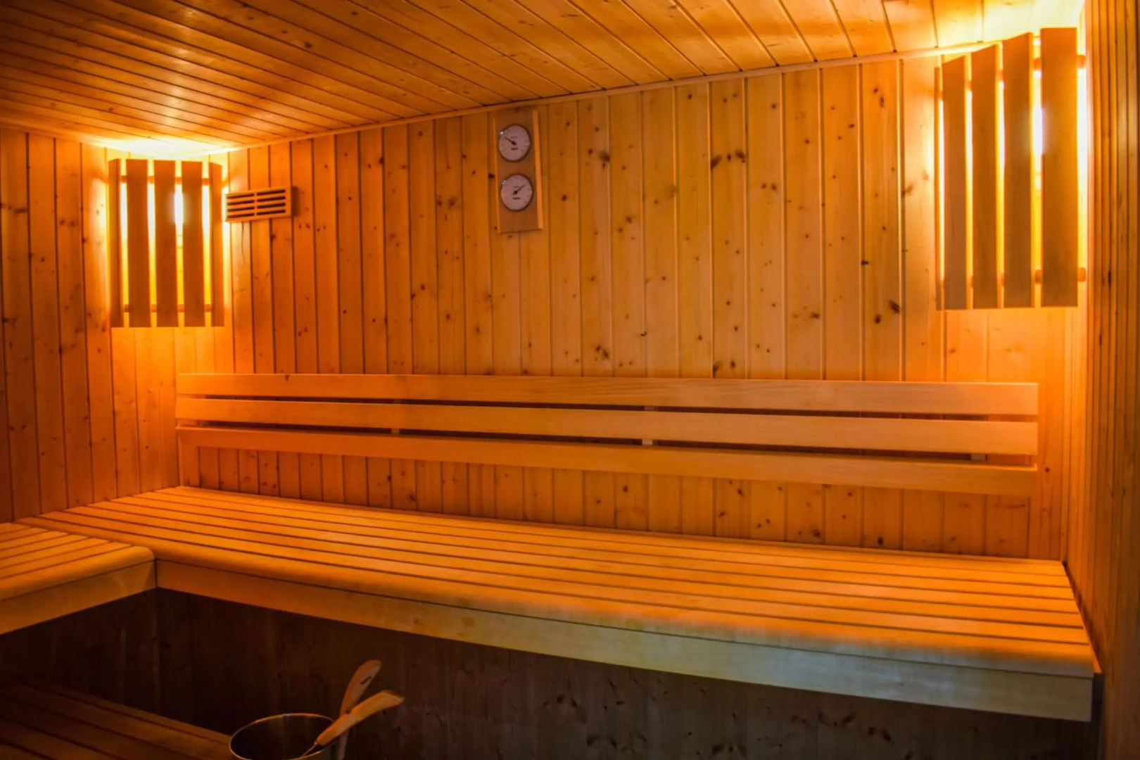 Al Mansour Park-Inn Hotel & Apartments