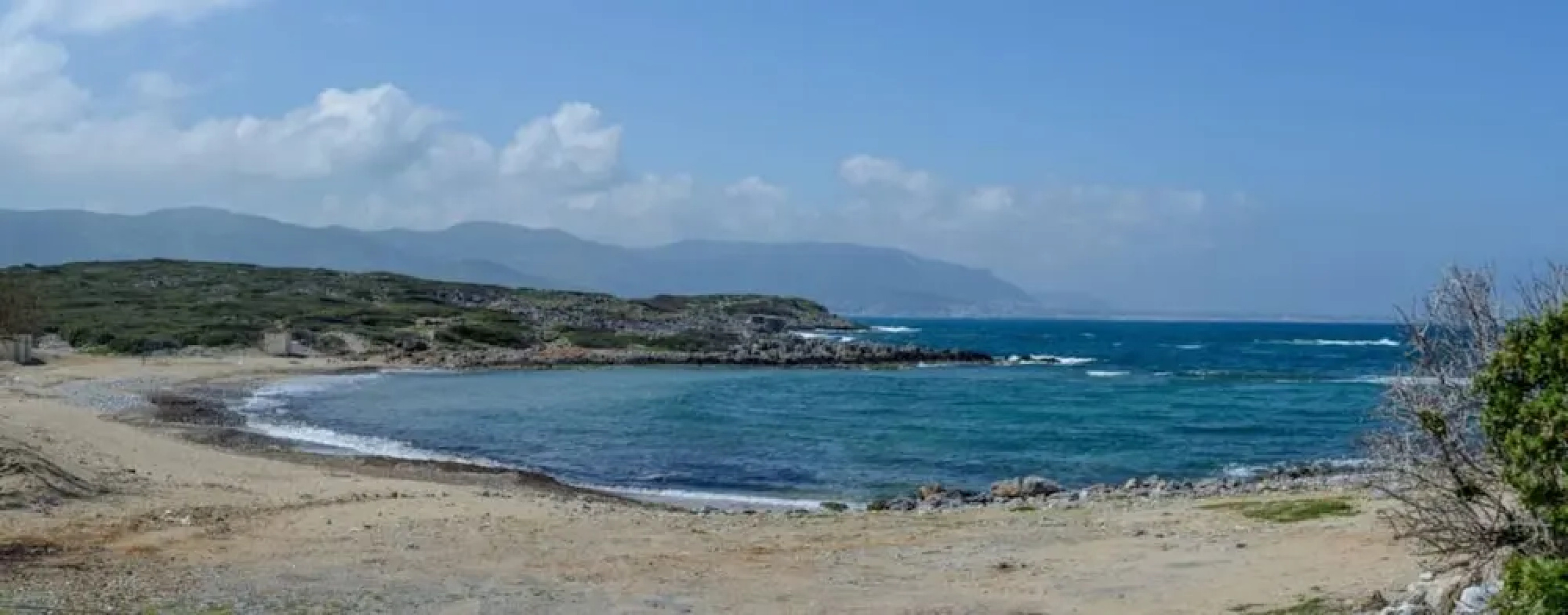 Green Luxury Villa Near The Sea