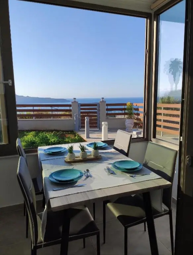 Wish sea and mountain view