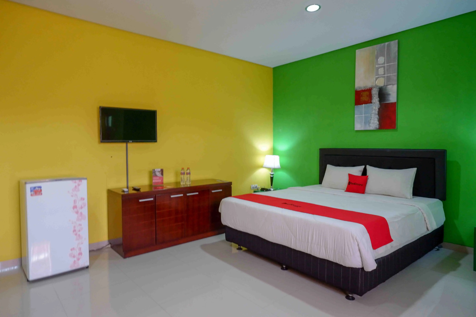 RedDoorz near Bandara Adi Soemarmo Solo