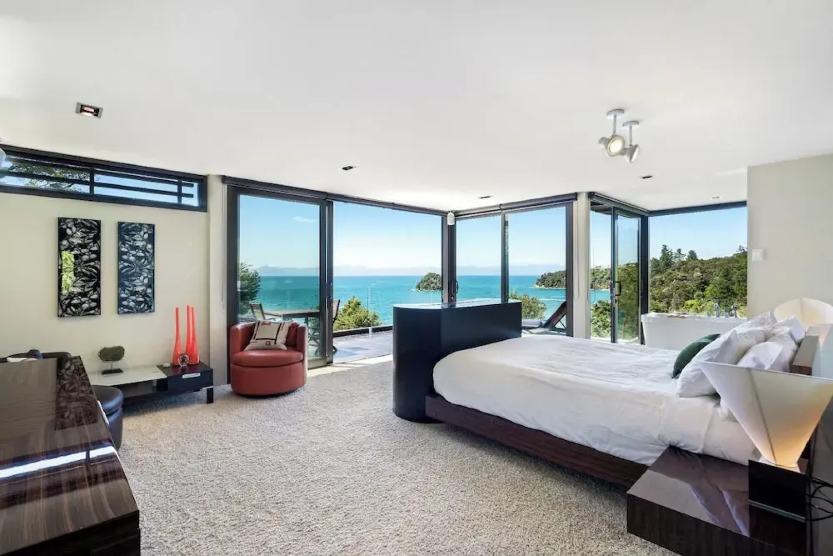 Exclusive Suite - Ocean Views & Beach
