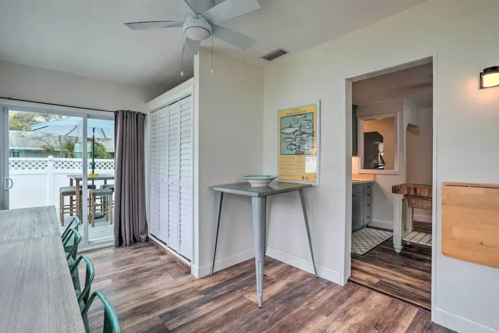 Tampa Bay Area Cottage w/ Gas Grill and Fire Pit!