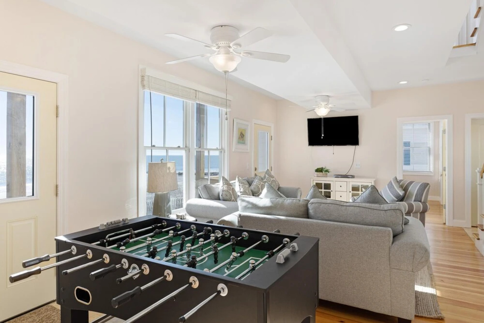 Endless Summer 5 Bedroom Home by Redawning