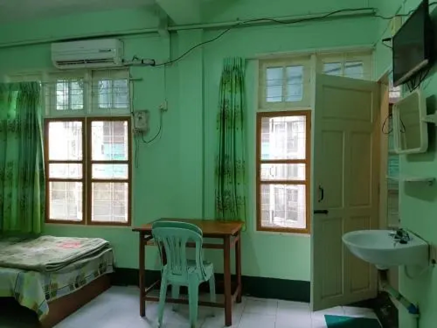 Swe Taw Nan Guest House-Burmese Only