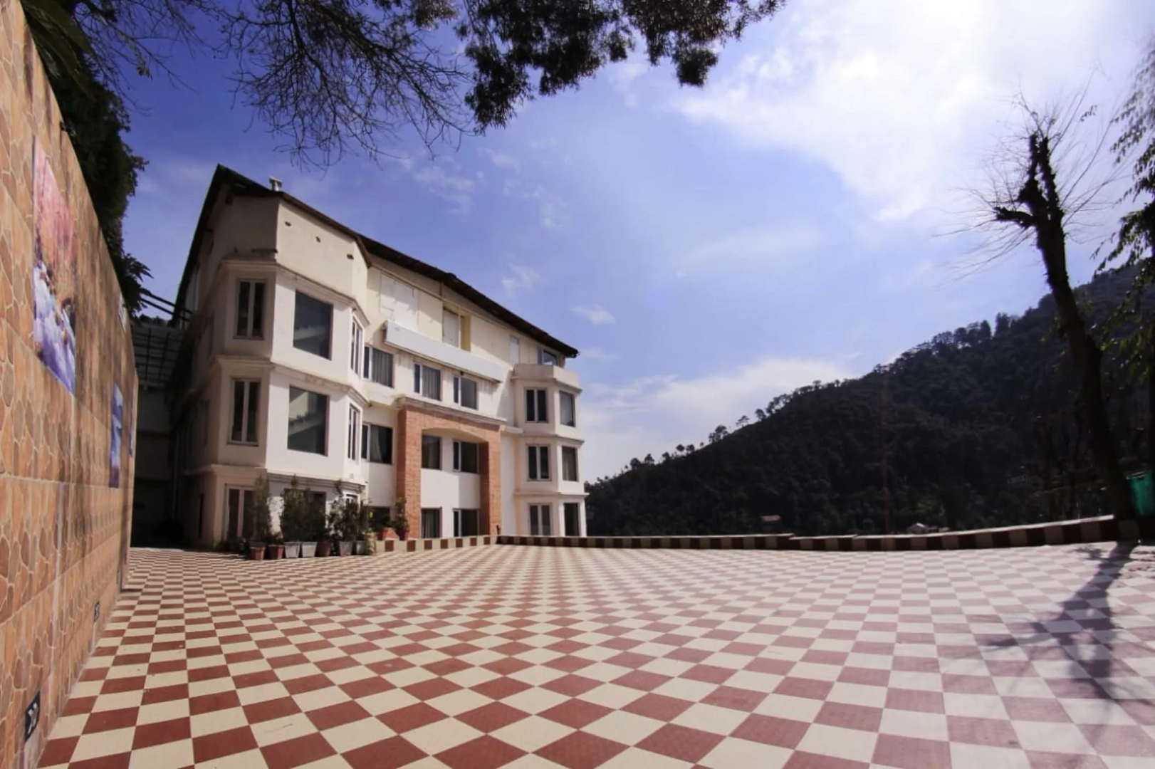 Hotel Sukh Sagar Regency