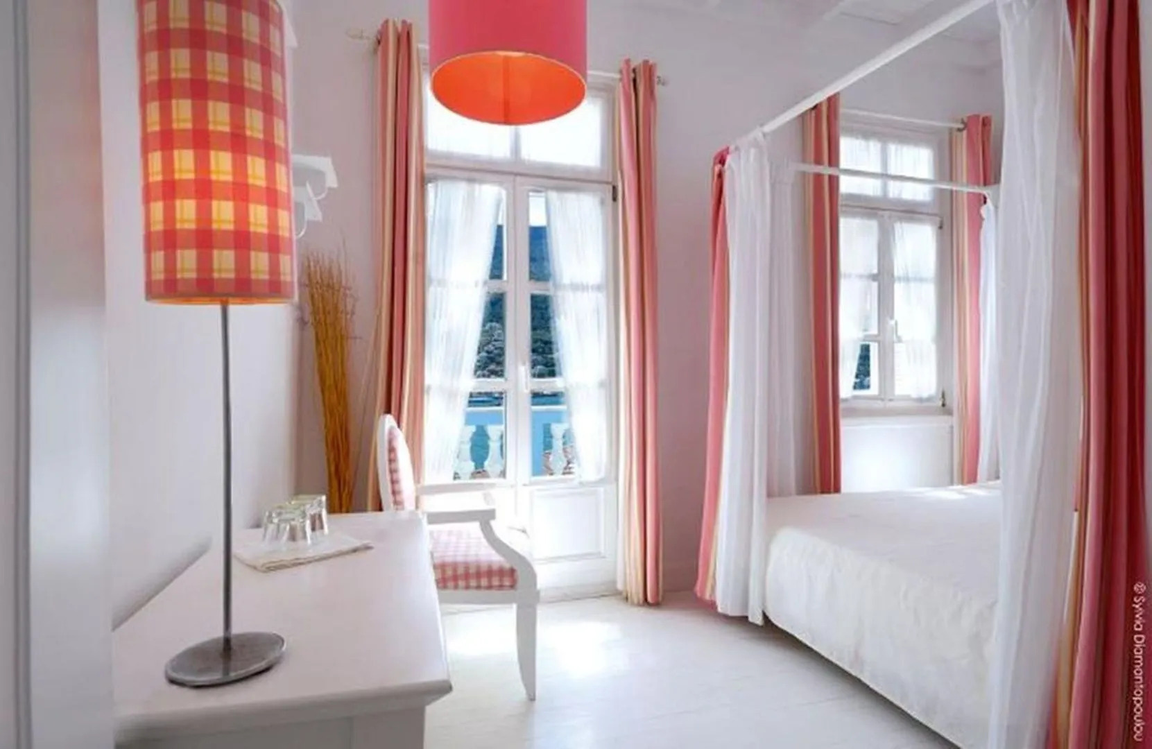 Perantzada Art Hotel