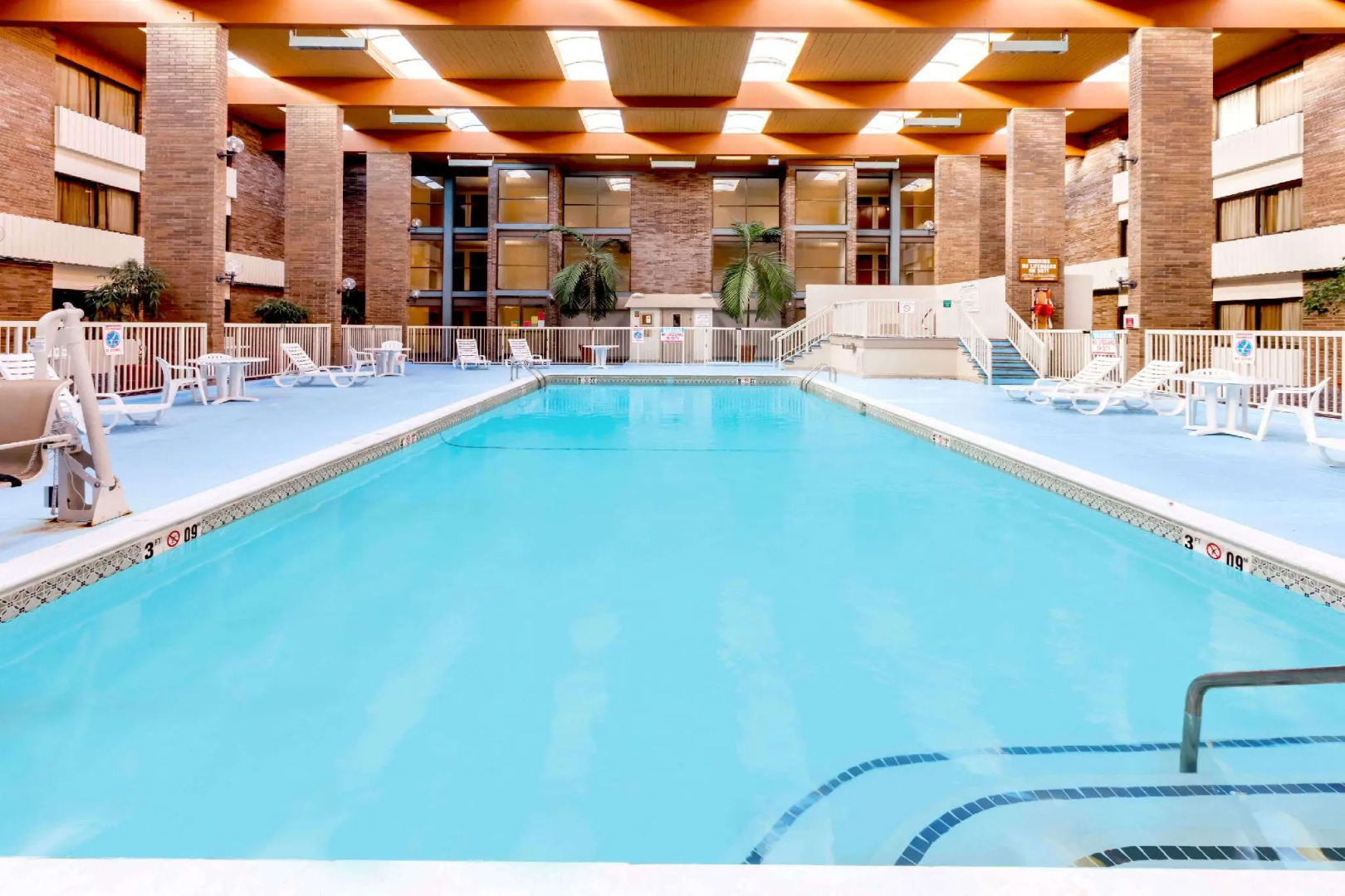 Clarion Hotel & Conference Center Lansing West