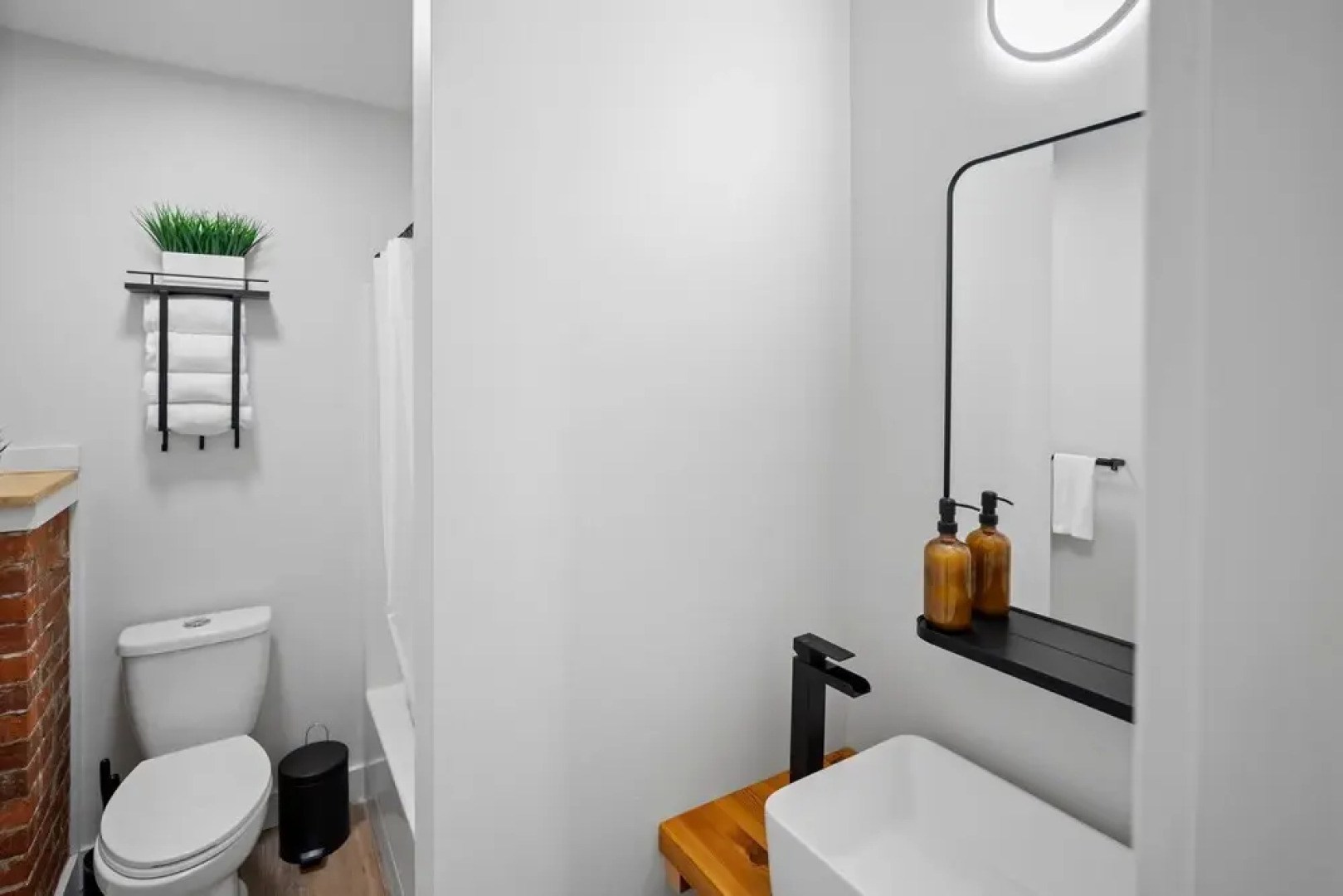 Riverside by Cowichan Lake Cottages