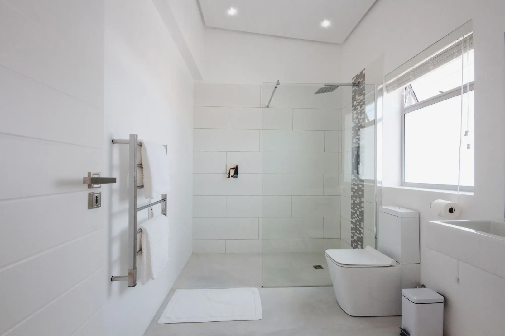 A Riverbed Guesthouse