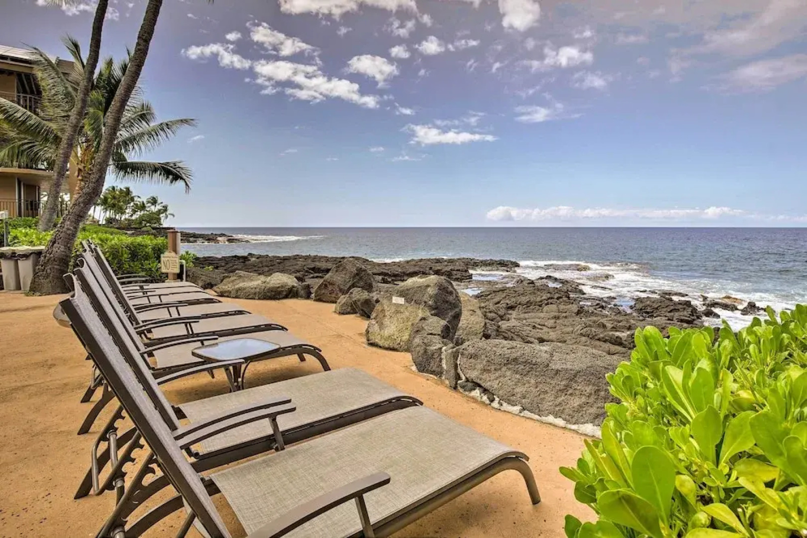 Kailua-kona Condo w/ 2 Private Lanais!