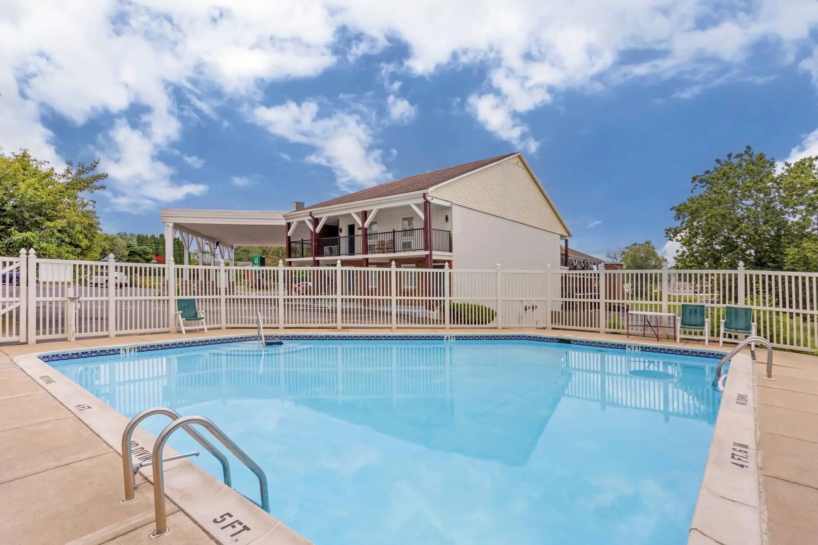 Quality Inn Smoketown - Lancaster Area