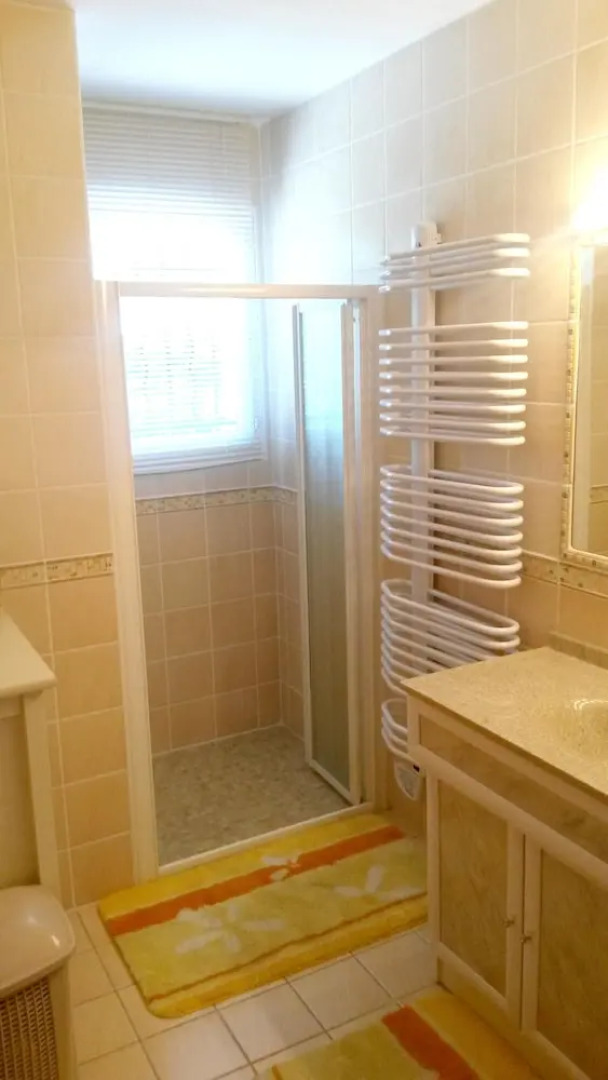 House With 3 Bedrooms in Nages, With Wonderful Lake View and Enclosed