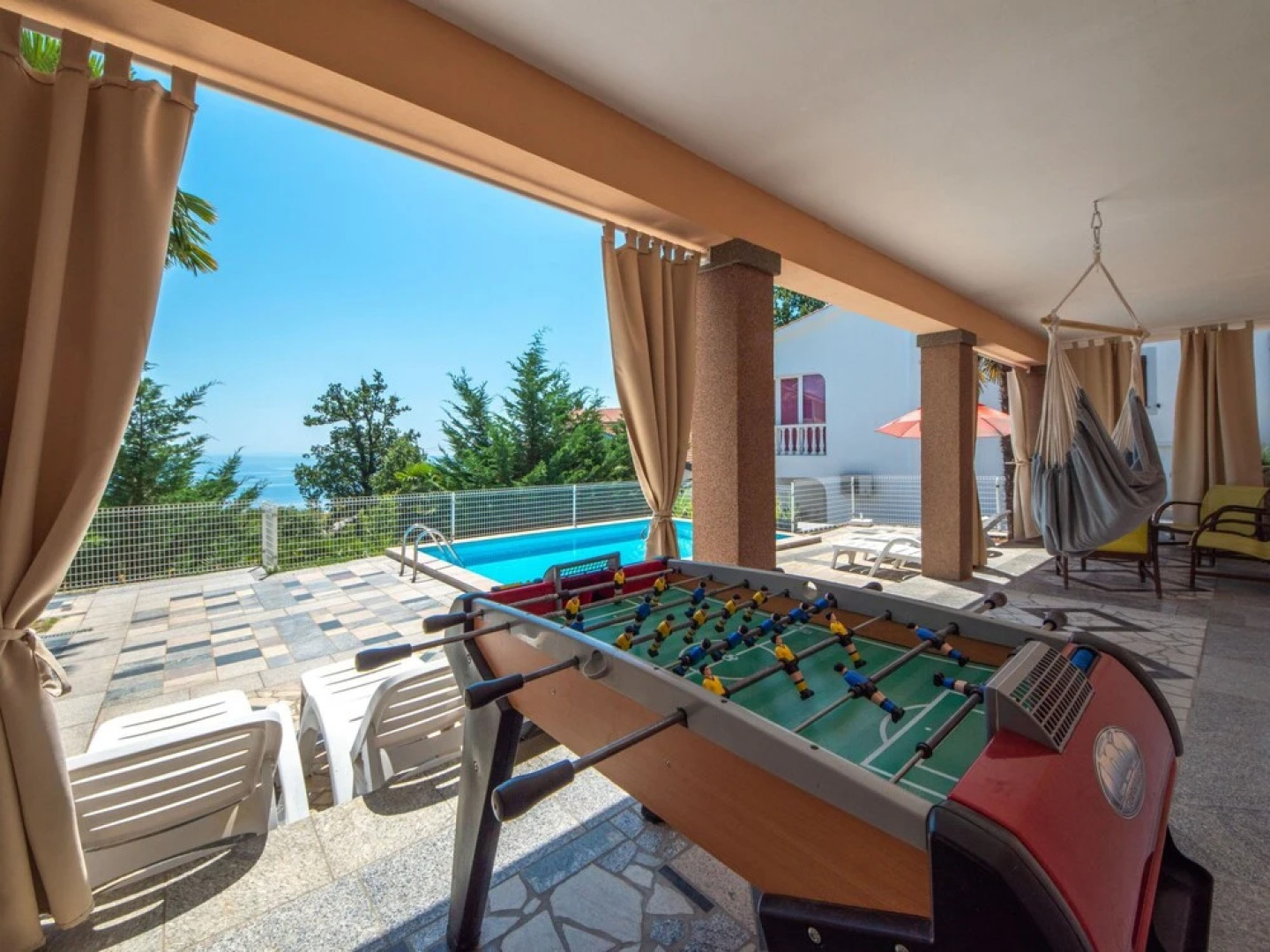 Laurus Tuli Evica in Tuli Evica