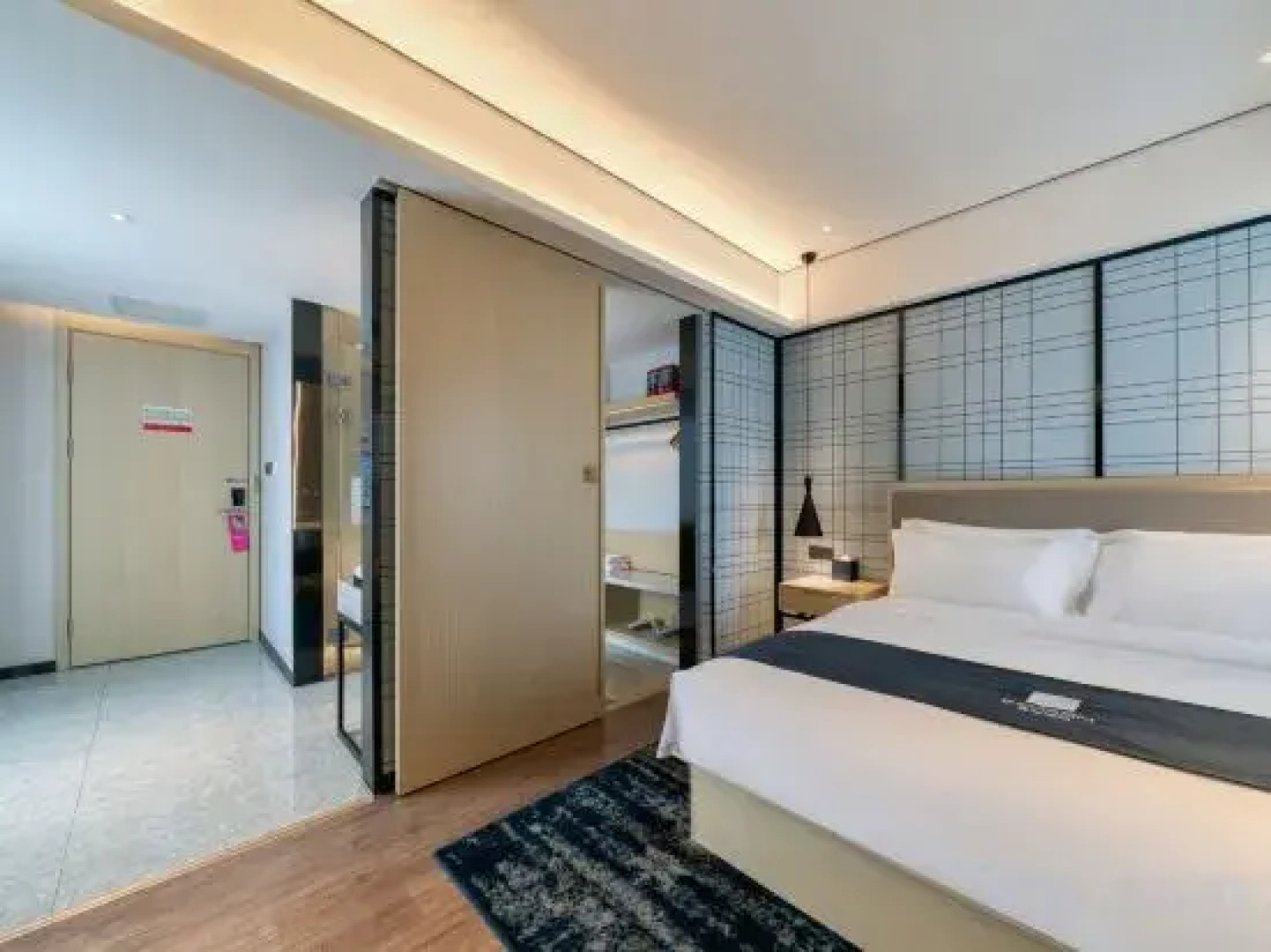 Echarm Hotel (Sihong Wutaishan Bridge)