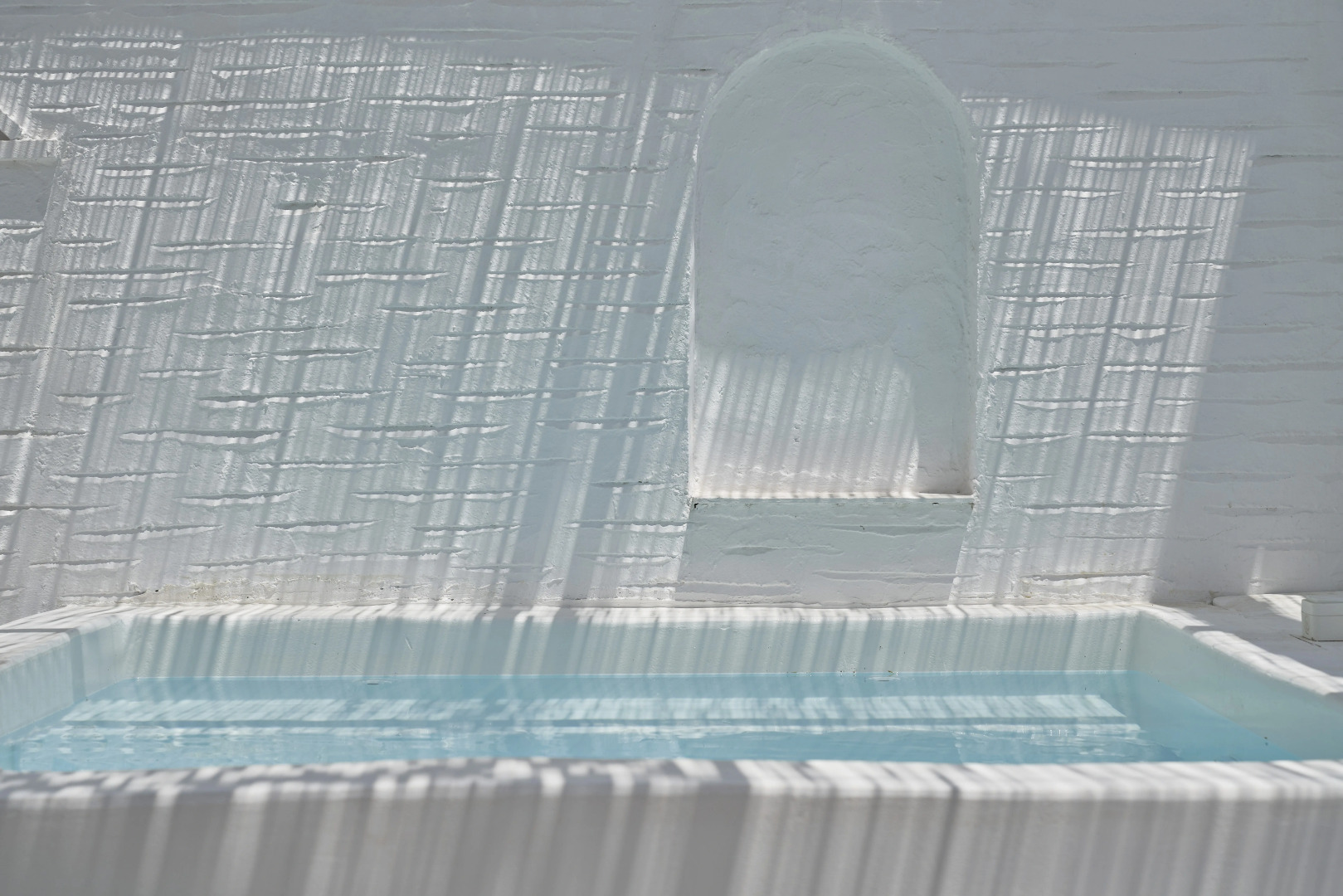 Mr & Mrs White Tinos