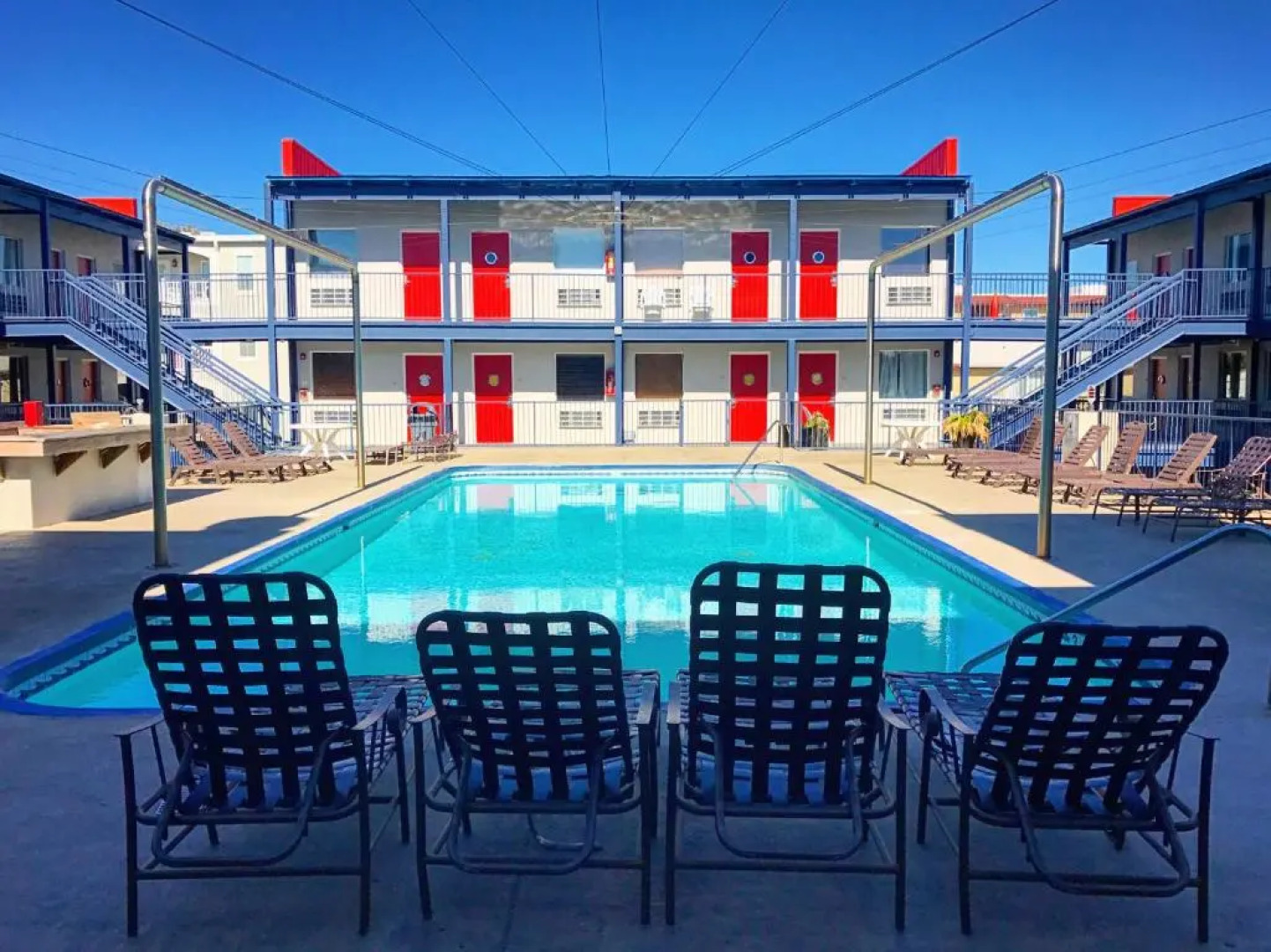 Sea And Breeze Hotel And Condo