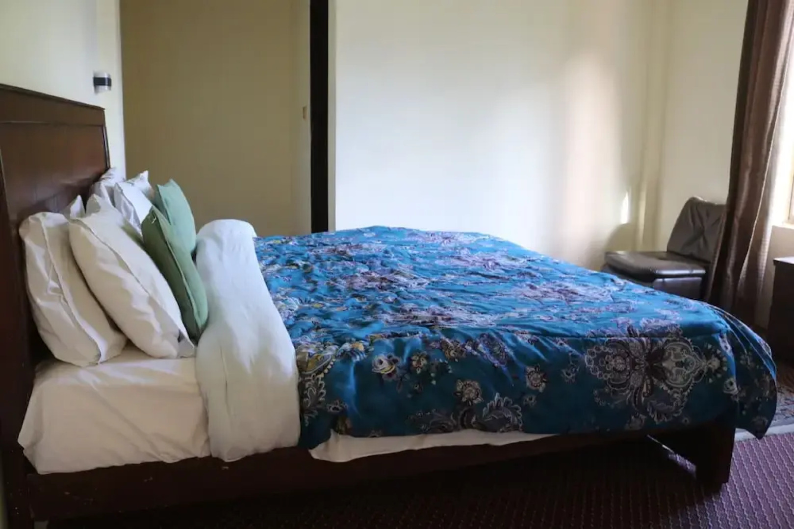 Hotel Hunza White House