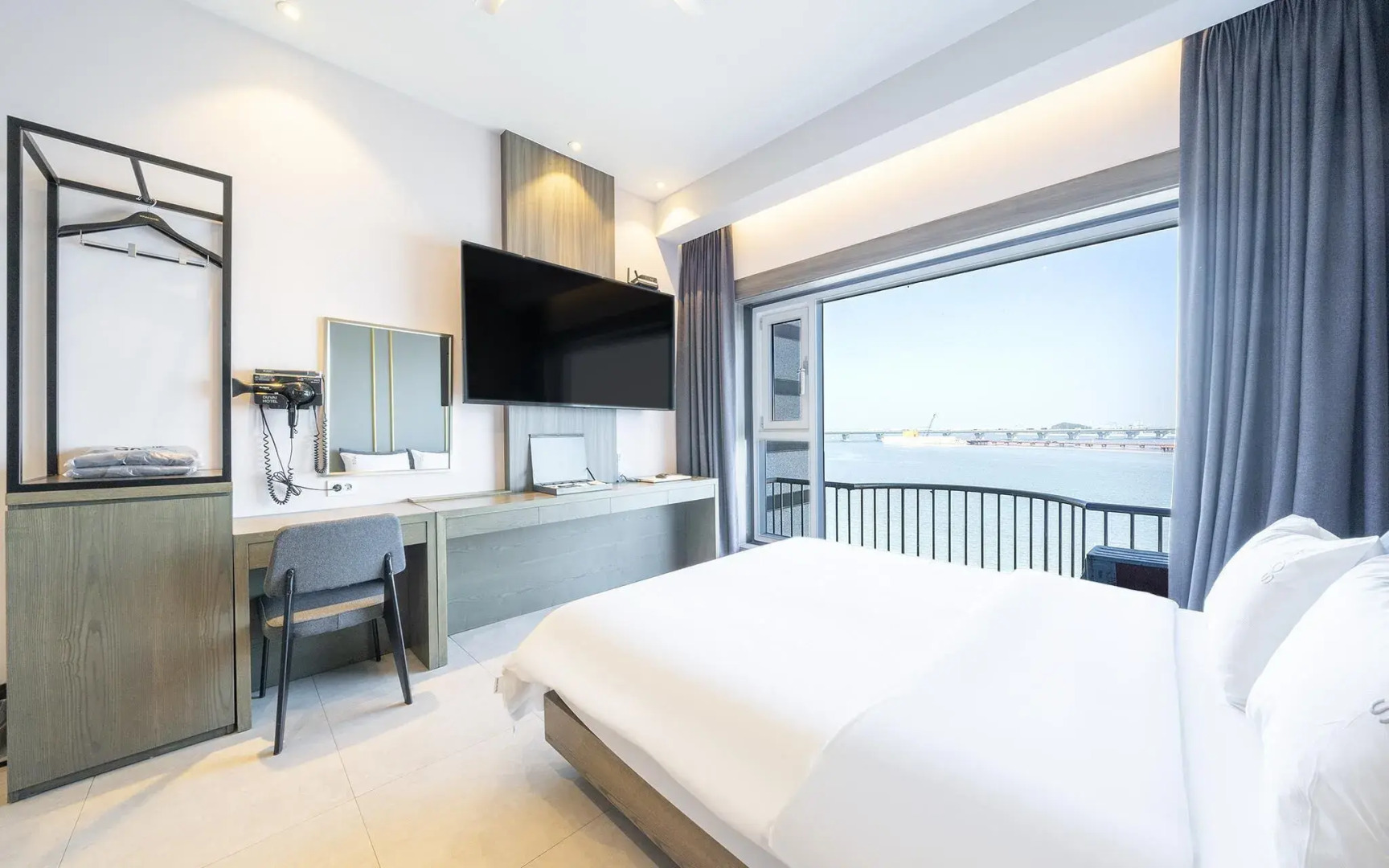 Dubai Hotel in Dangjin