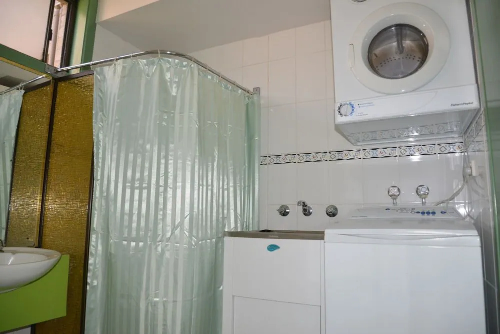 Emmanuel Holiday Apartments