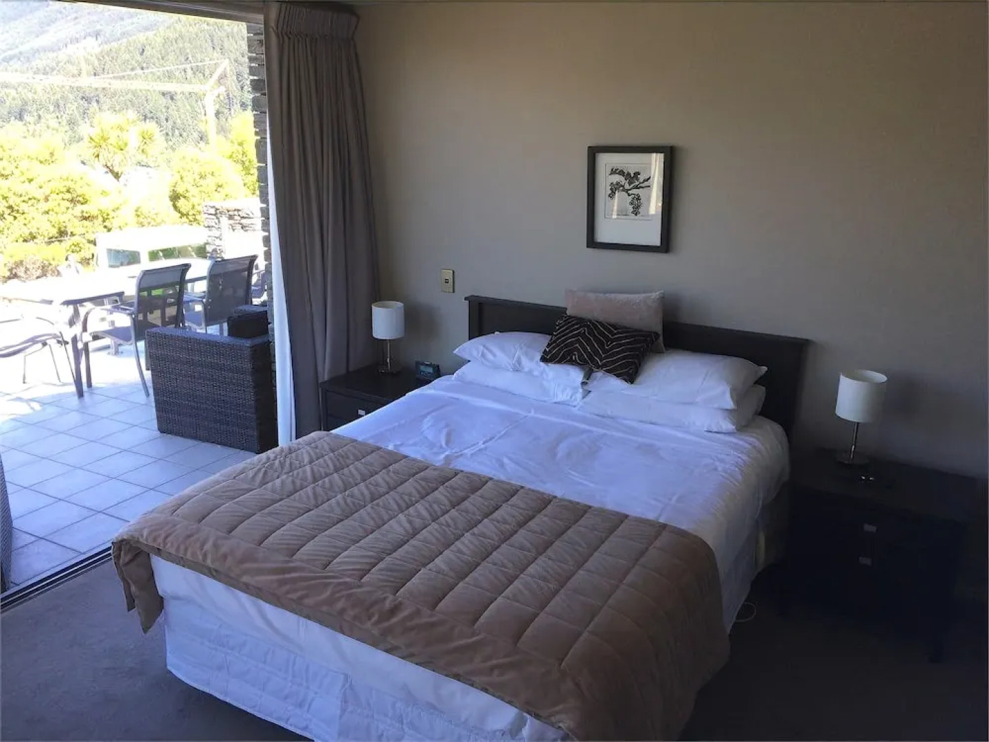 Downtown Queenstown Apartment