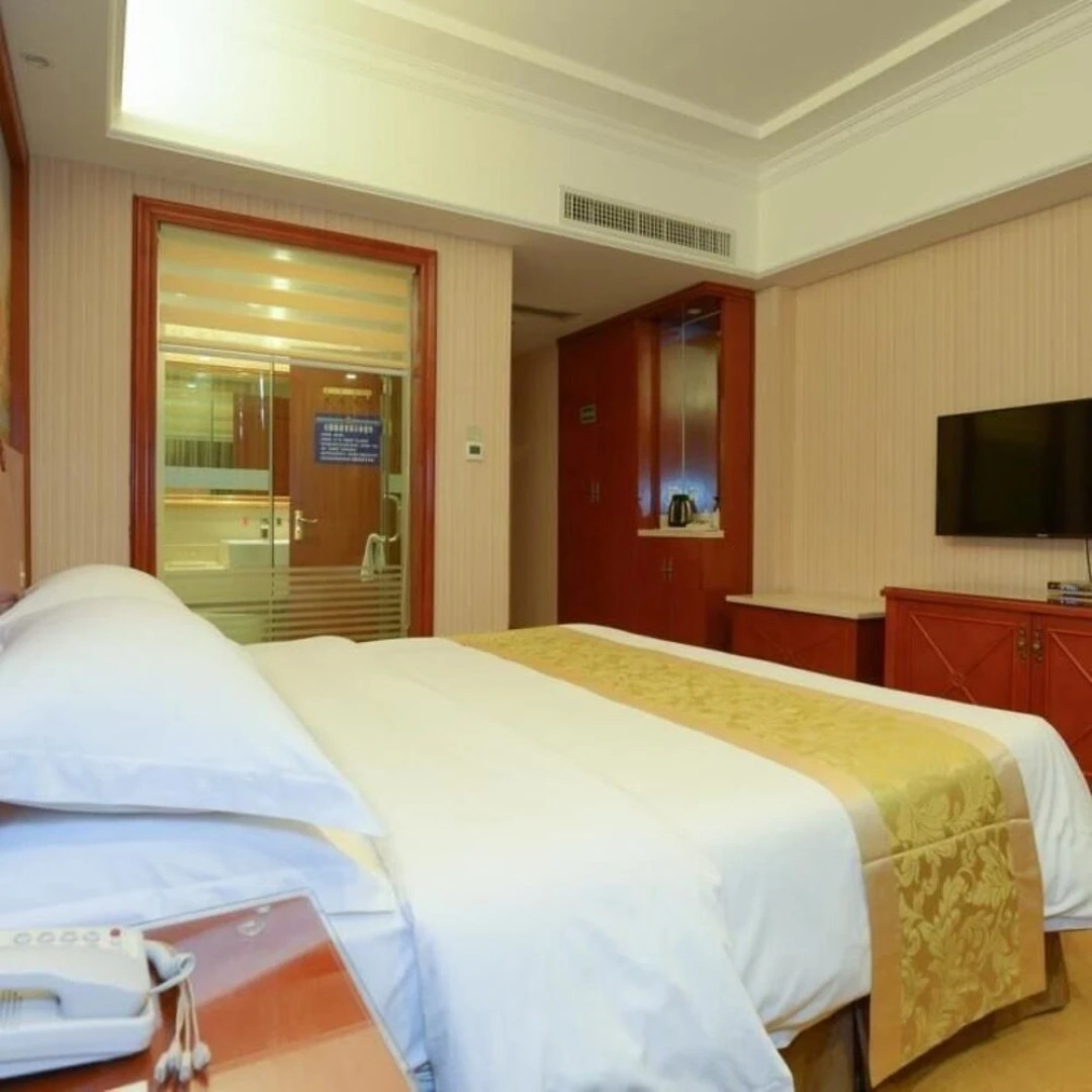 Vienna Hotel Guigang Central Square