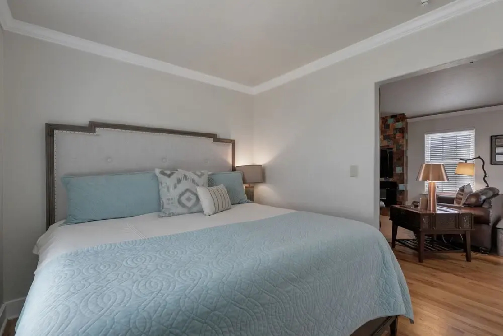 Gorgeous Home W/hot Tub&grill