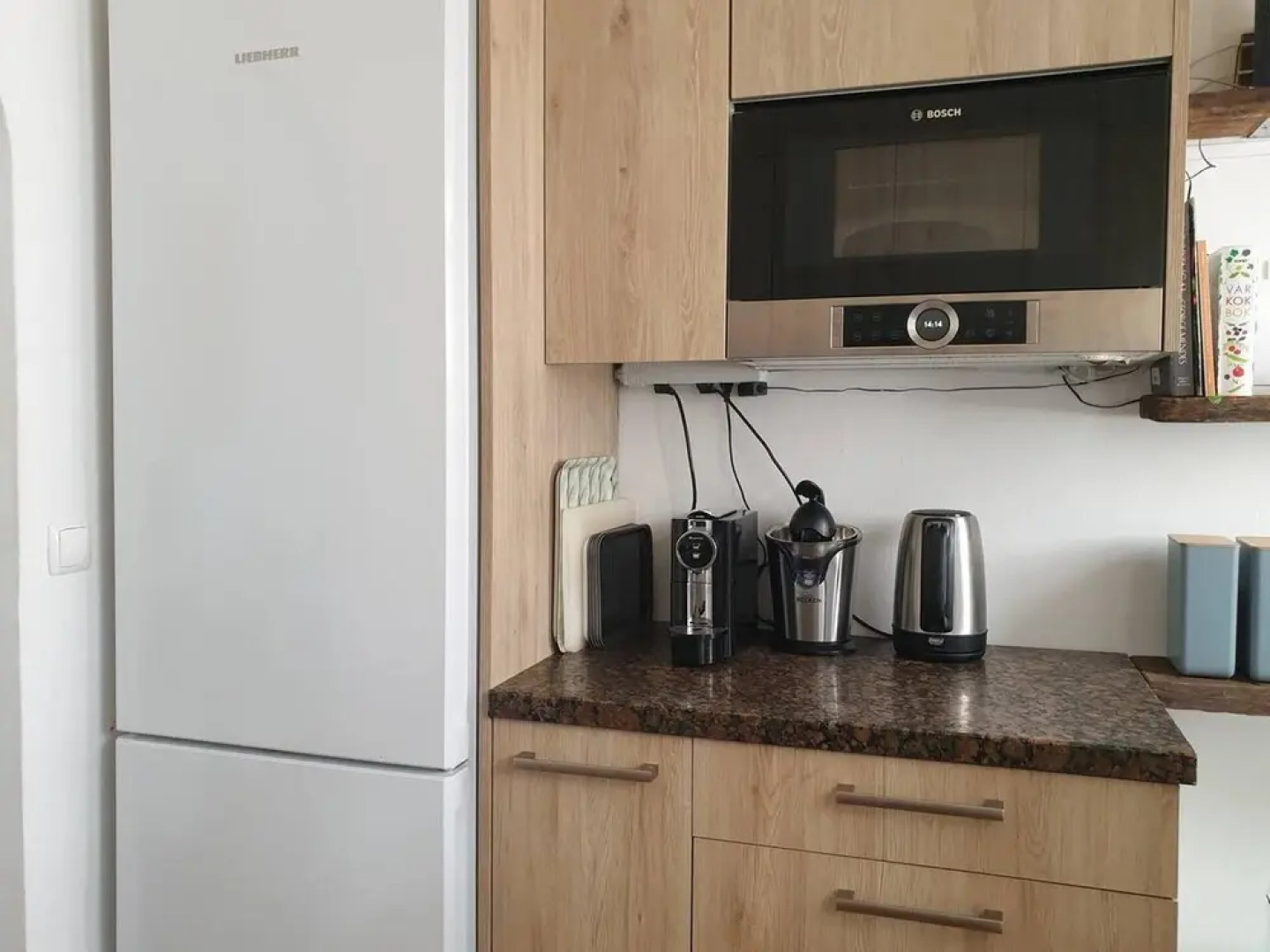 Waterfront, big Terrace, hot tub & 200 m to Beach