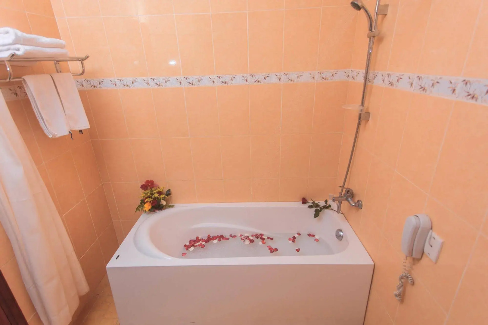 My Tra Riverside Hotel