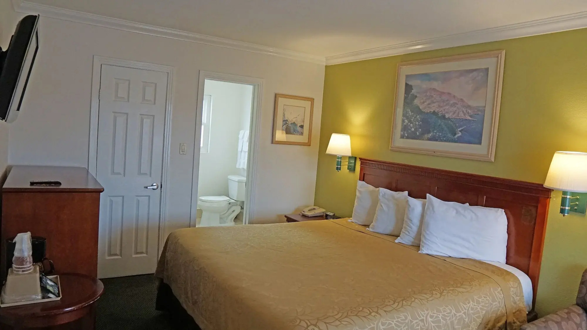 Redondo Inn and Suites