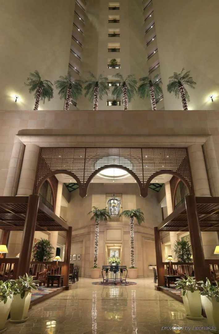 Ambassador Row Hotel Suites by Lanson Place