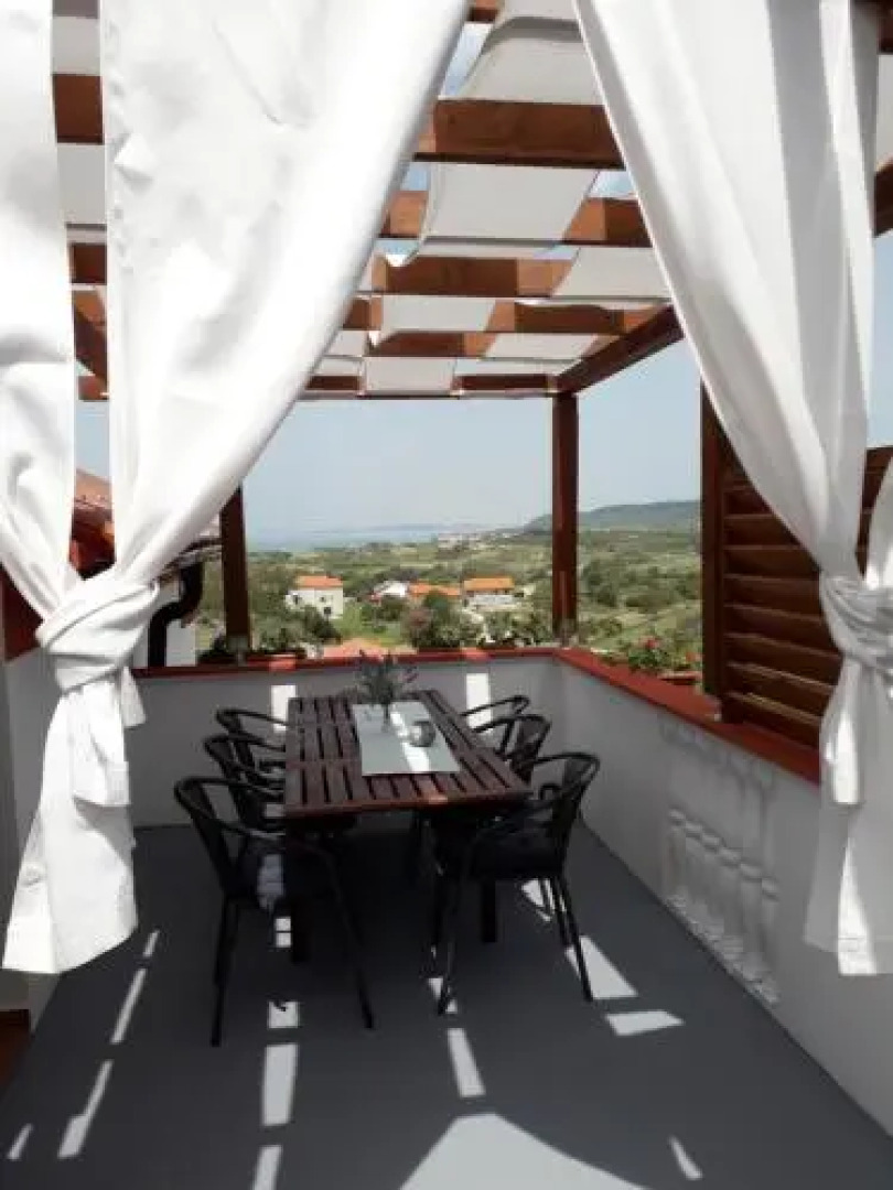 Rustic Apartment Mariva