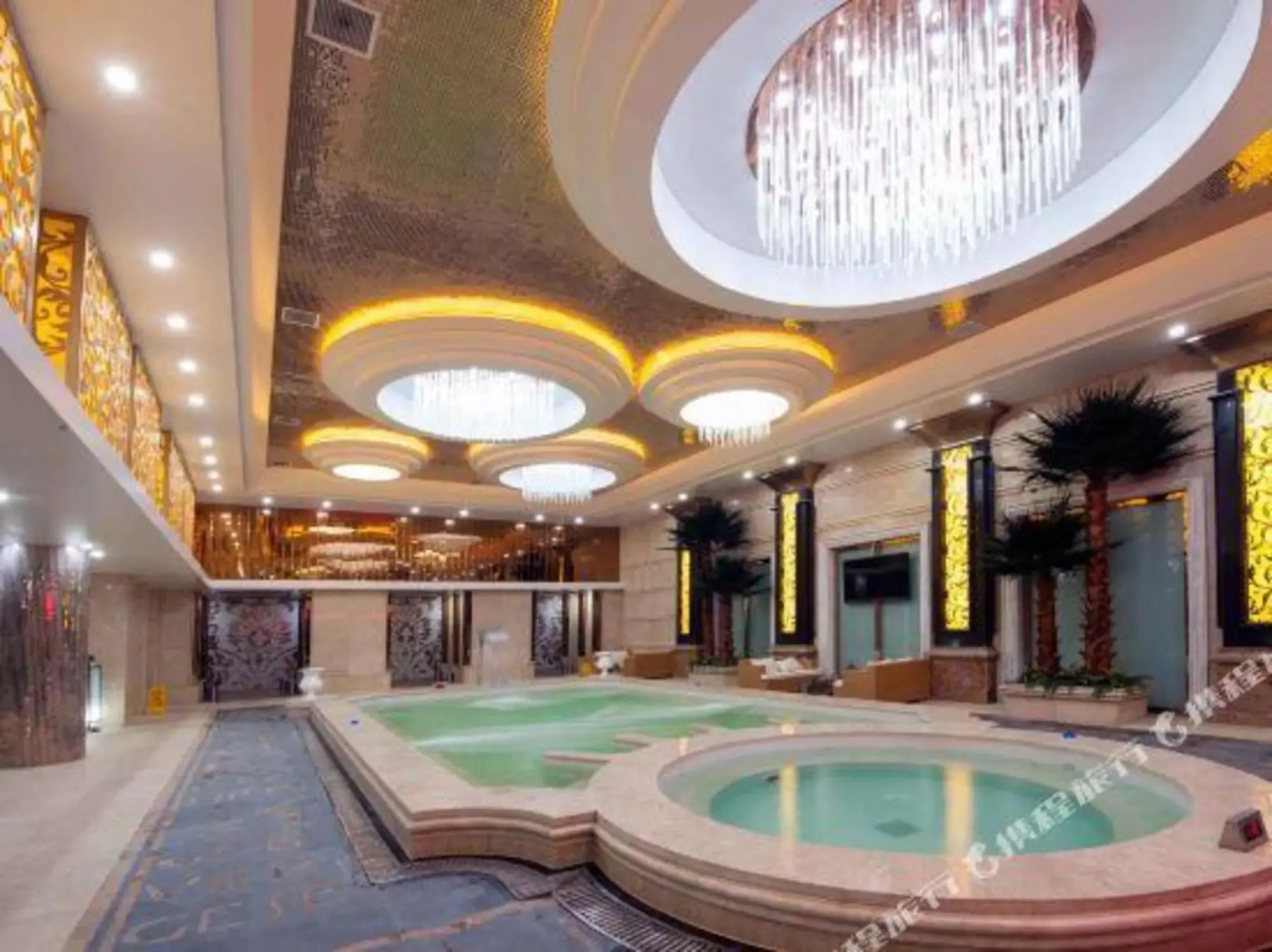 Xindong Yunhai Business and Leisure Hotel