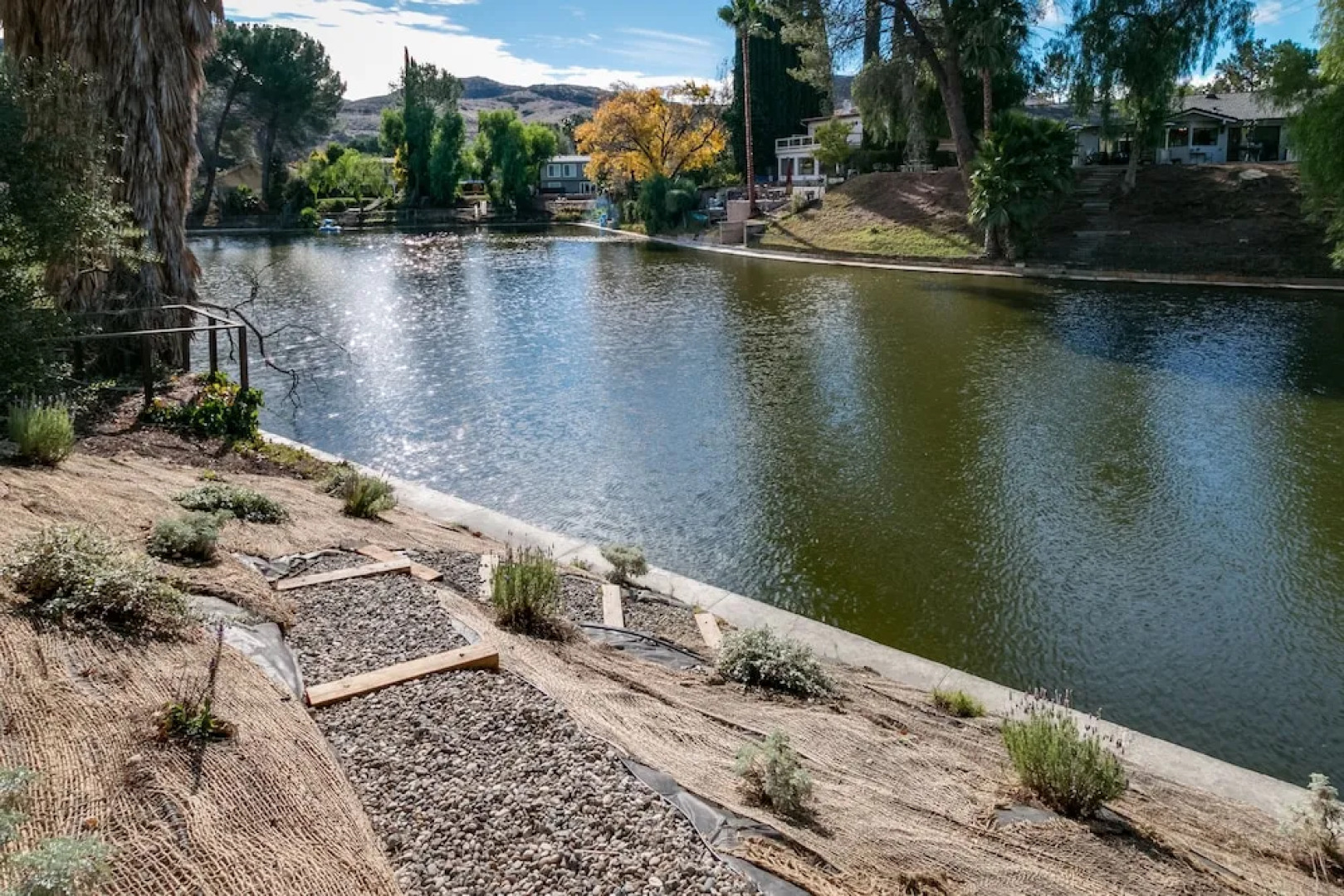 Agoura Hills  W/landscaped Yard 3 Bedroom Home