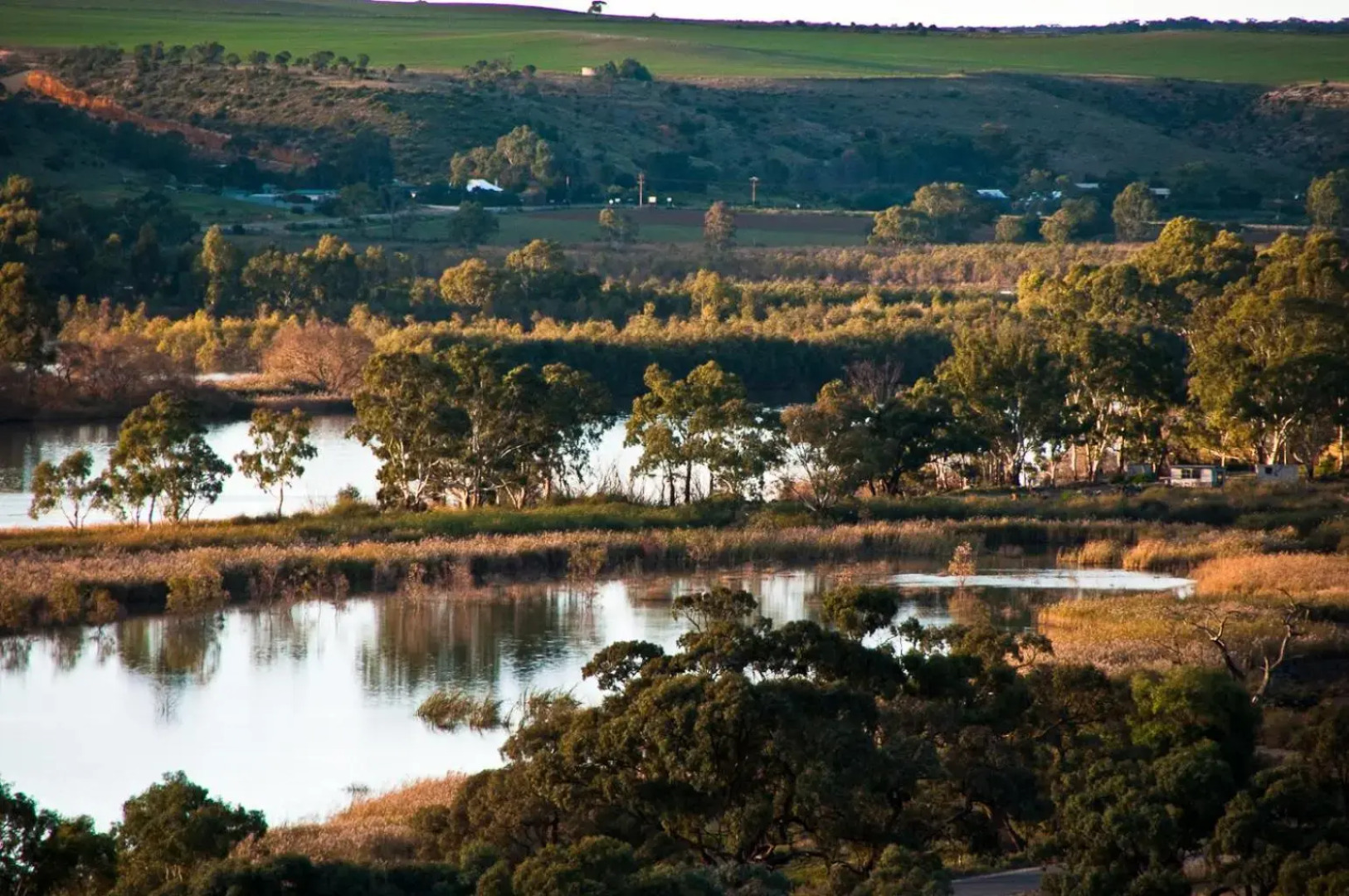 Romantic Getaways at Riverview Rise Retreats