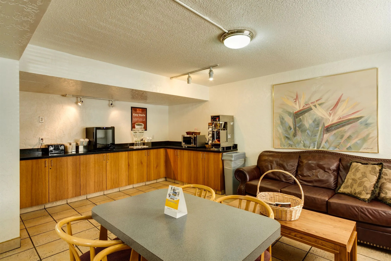Econo Lodge & Suites Spokane