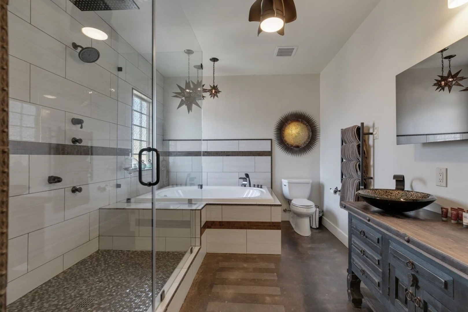 Luxury Studio W/hot Tub&grill