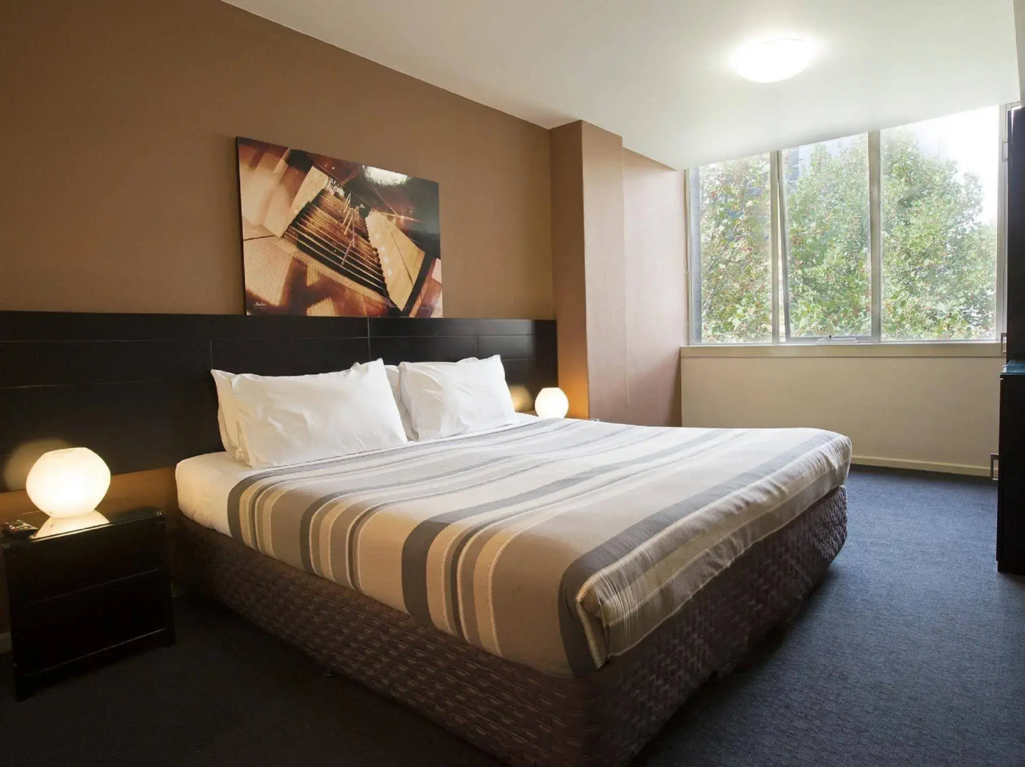 Nomads Melbourne Backpackers