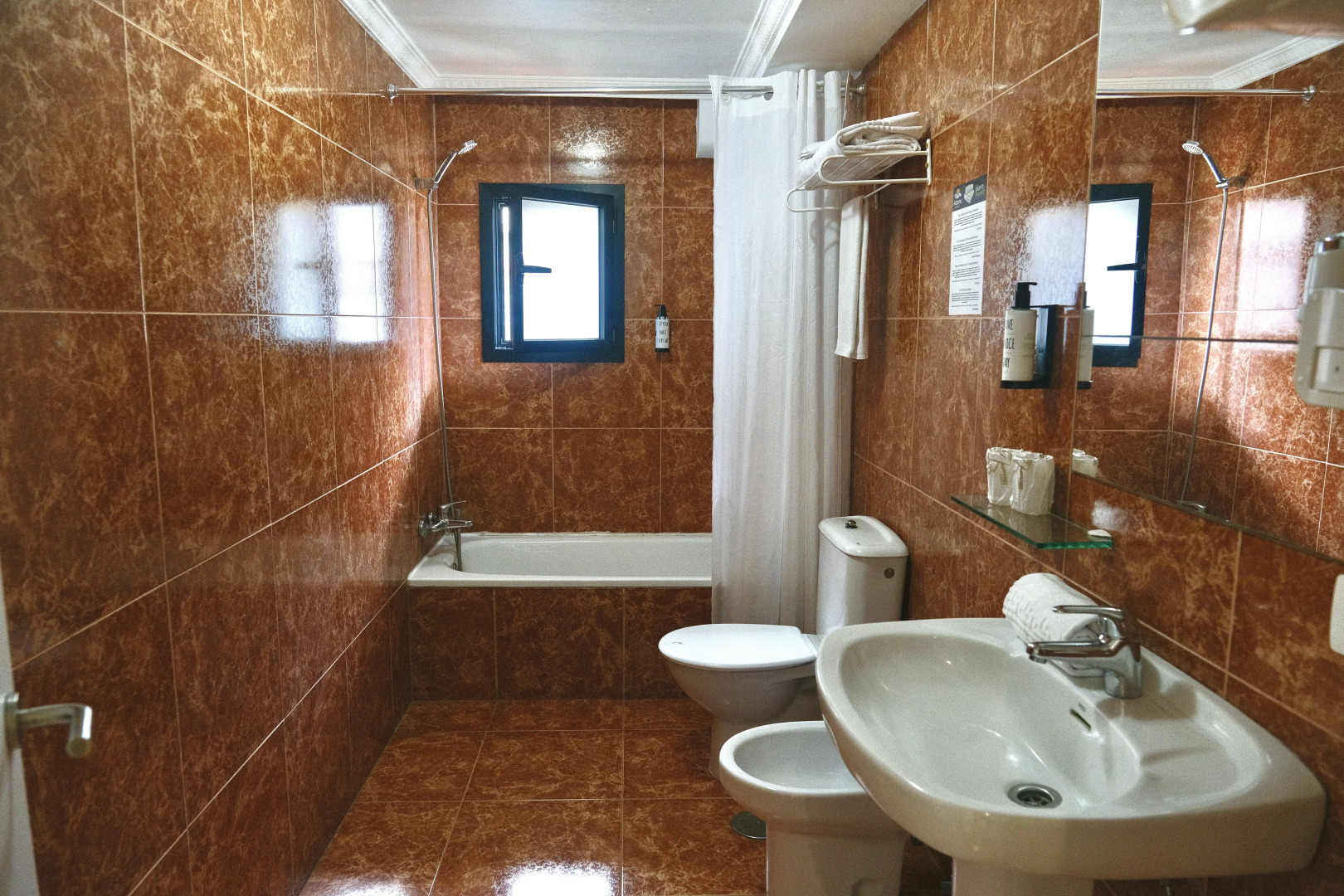 Hotel Adonis Capital