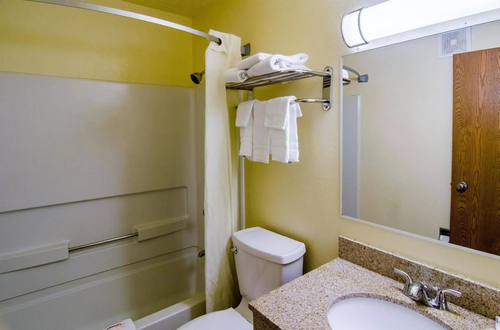 Motel 6 Montoursville, PA - Williamsport