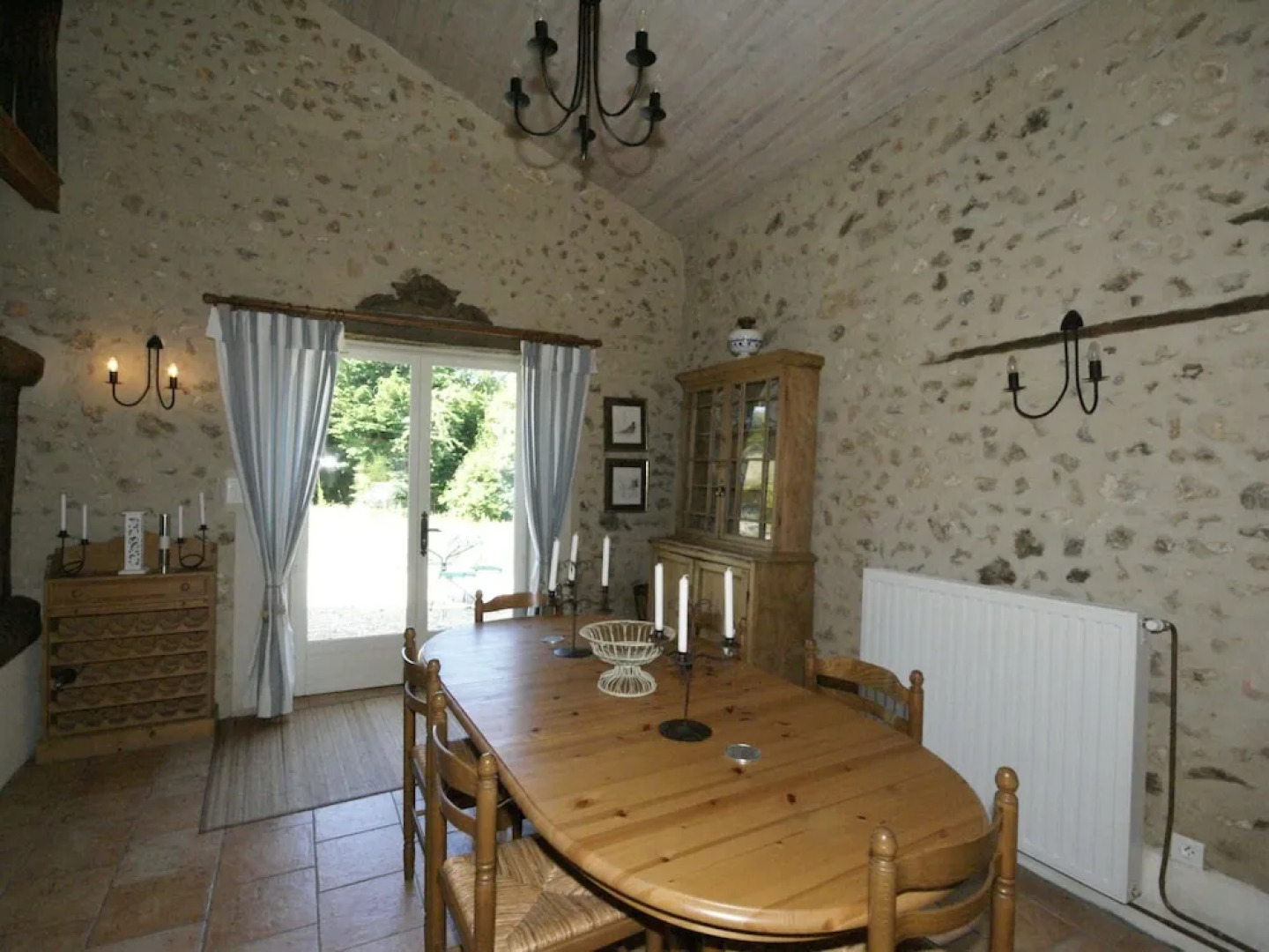 Tastefully Decorated House in Quiet Surroundings of Manzac-sur-vern